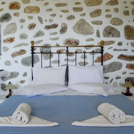 Peristeri Agios Georgios (Antiparos)