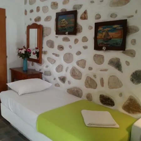 Peristeri Agios Georgios (Antiparos)